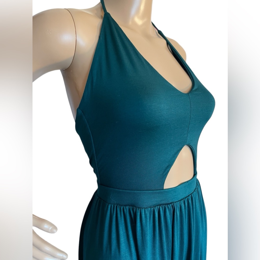 Go Couture Halter Neck Keyhole Maxi Dress